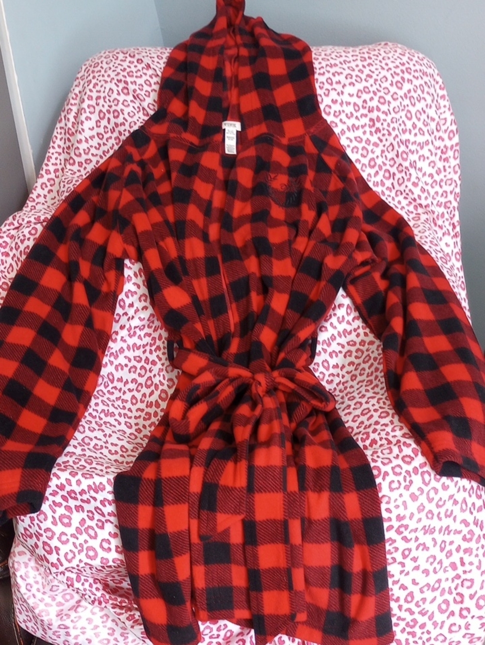 PINK Victoria's Secret Red & Black Plaid Sleepwear Robe